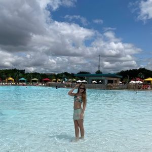 Meet your Posher, Lydia